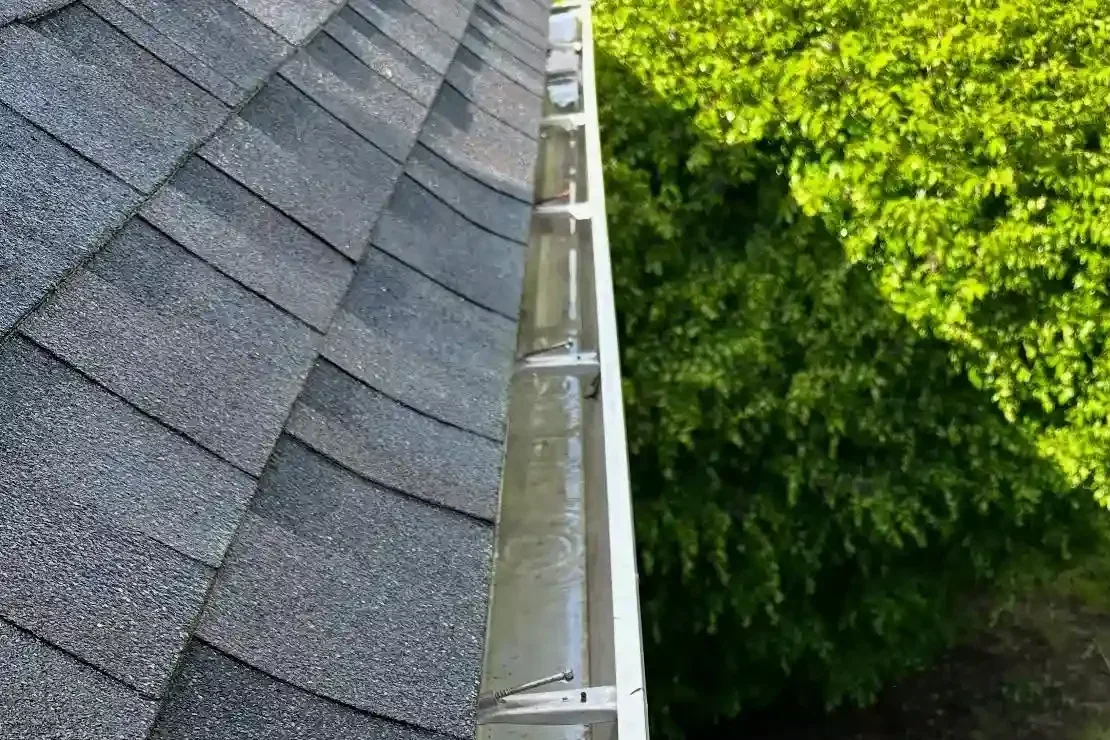 Clean Gutters in Youngstown.