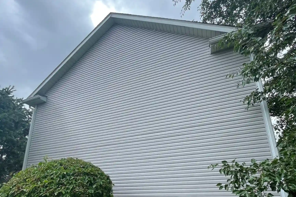 Clean, Pressure Washed Siding of an Austintown Home.