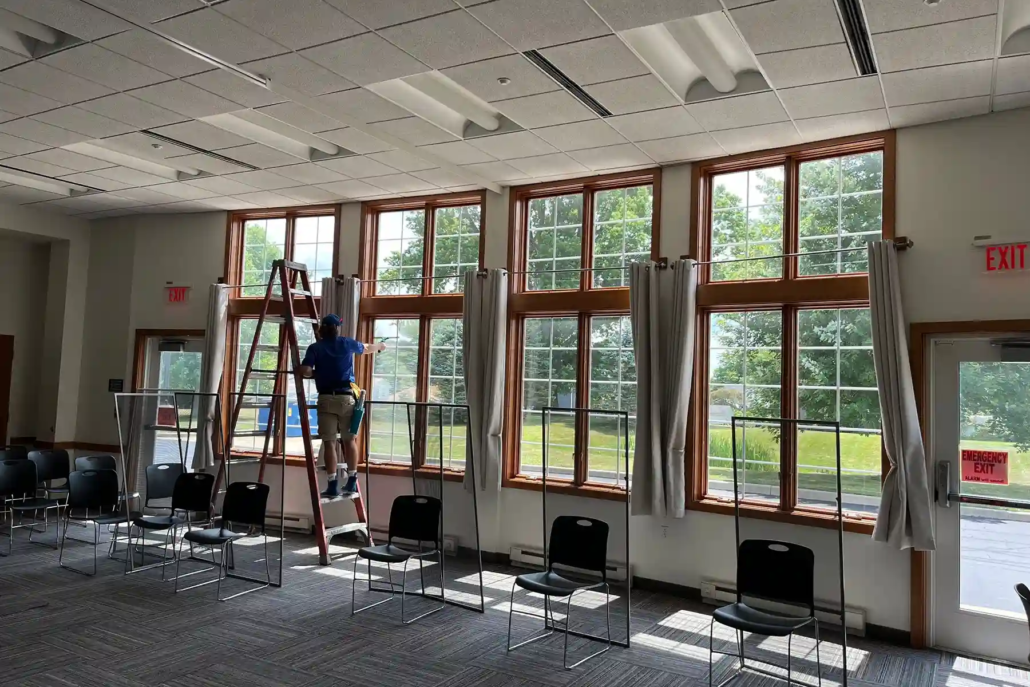Interior Window Cleaners Clean Windows in a Mahoning Valley Property.